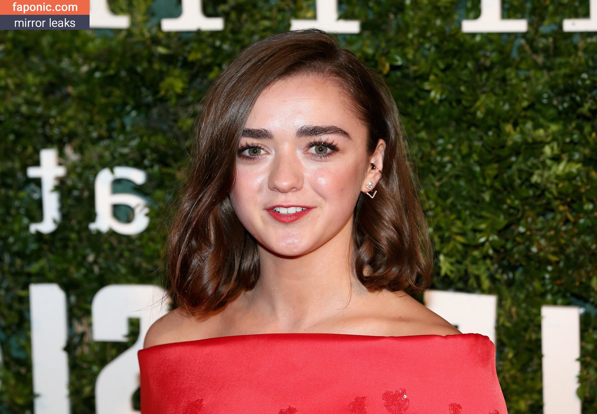 Maisie Williams Aka Maisie Williams Nude Leaks Photo Faponic