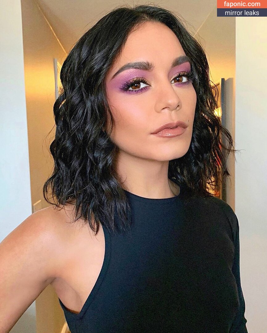 Vanessa Hudgens Aka Vanessahudgens Nude Leaks Onlyfans Photo