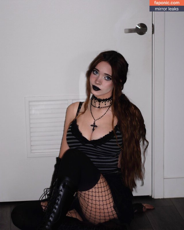 lydiaviolet, lydiavioletttv Nude Leaks  Photo #1