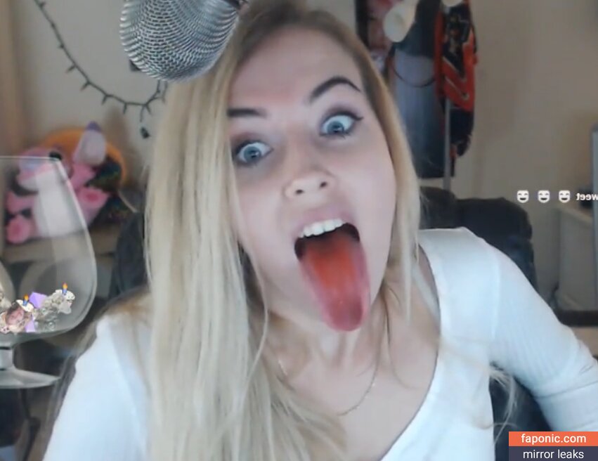EmilyCC, emilycczz, emjayplays Nude Leaks OnlyFans Photo #2