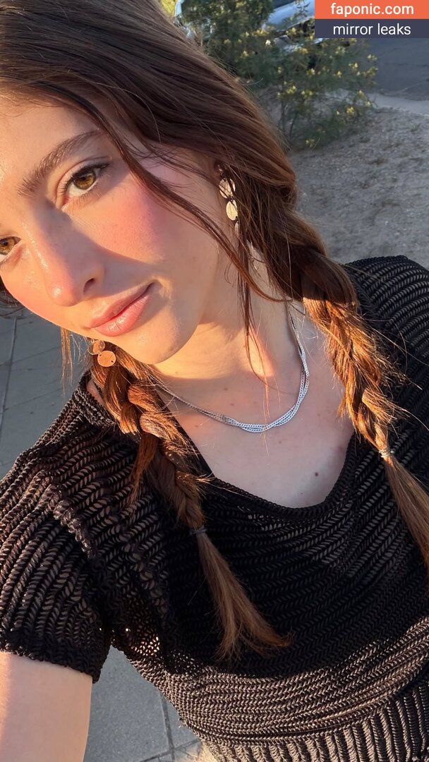 Willow Shields, willowshields Nude Leaks OnlyFans Photo #125