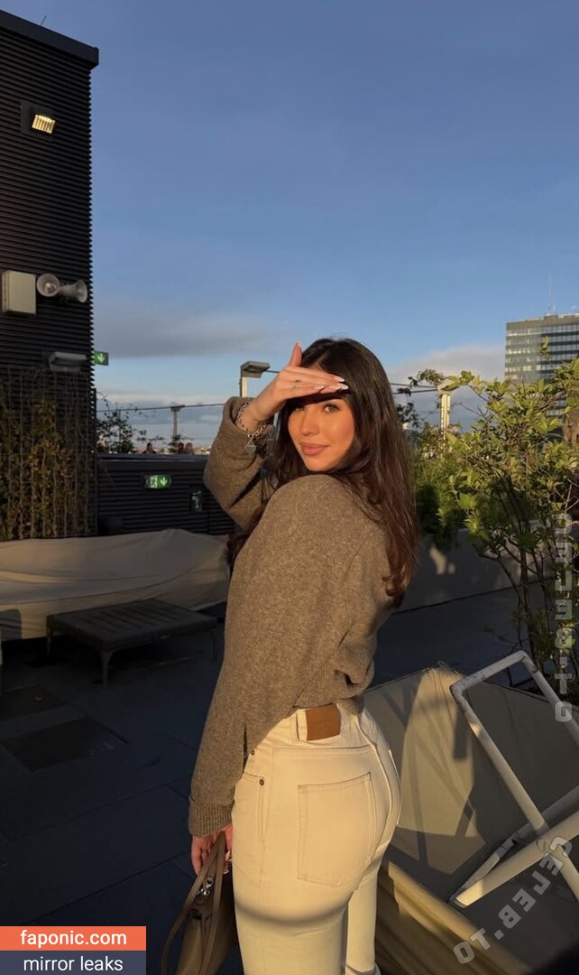 Adelina Noellee