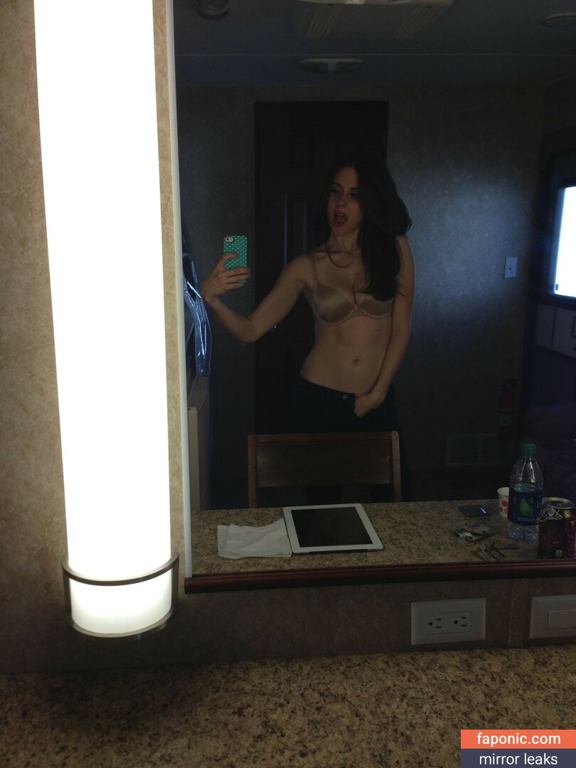Alison Brie Nude Leaked Photos