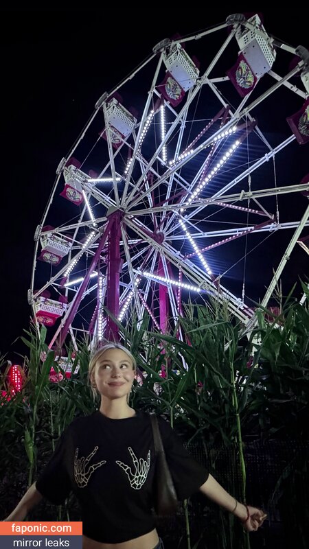 Alyvia Alyn Lind