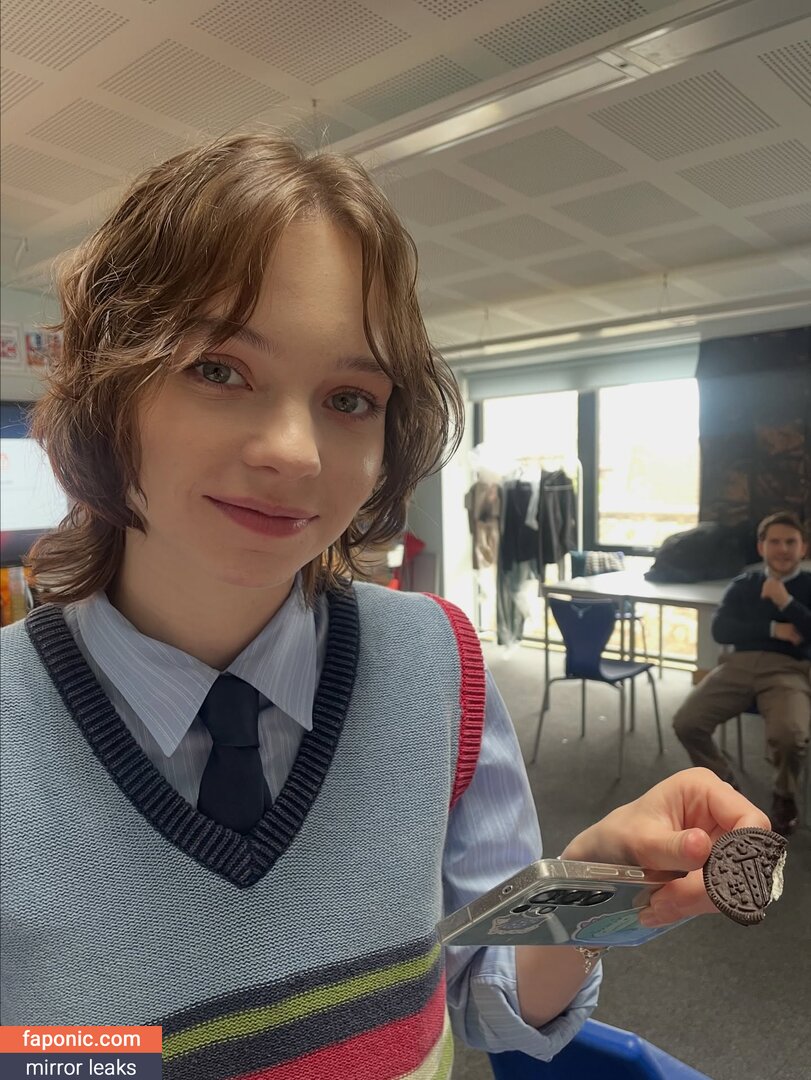 emma_myers