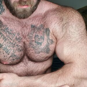 hairy_musclebear