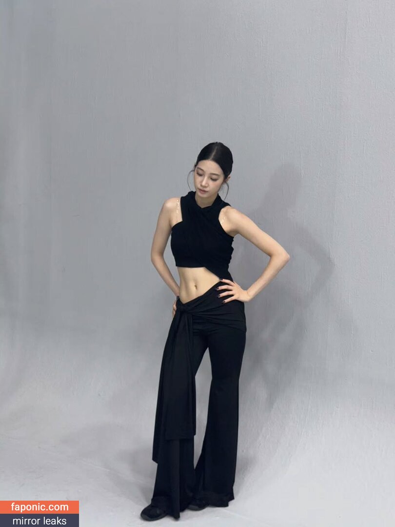 Kazuha Nakamura 中村 一葉