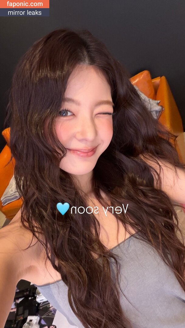 lia_loves___