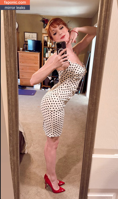 Lisa Foiles