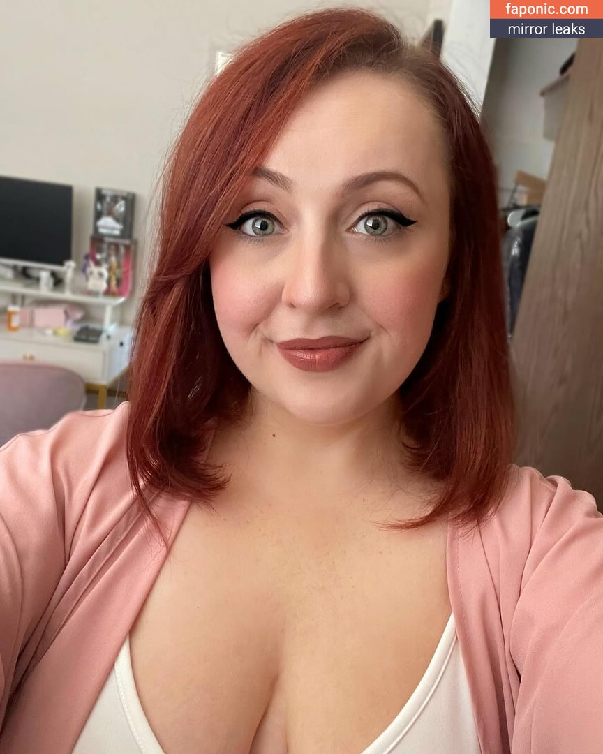 Lizz Robinett