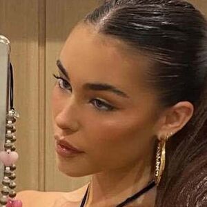 Madison Beer Hot