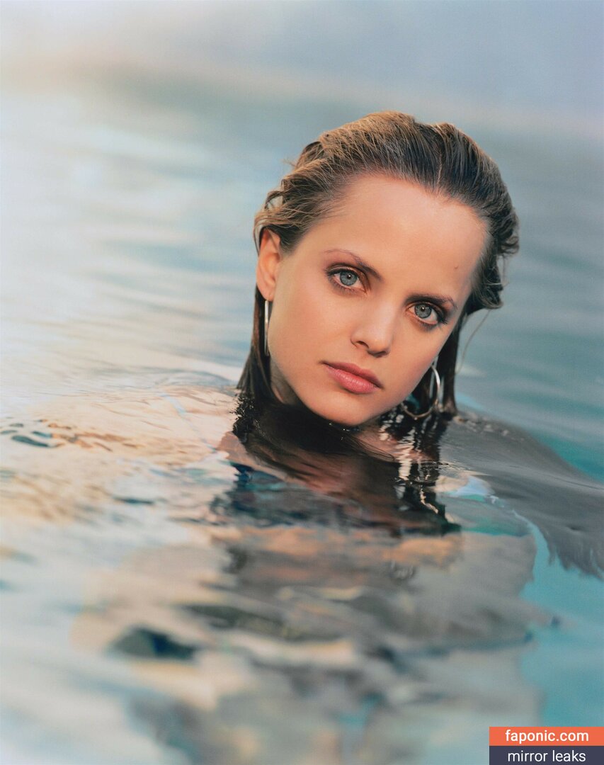 Mena Suvari Aka Menasuvari Nude Leaks Photo Faponic