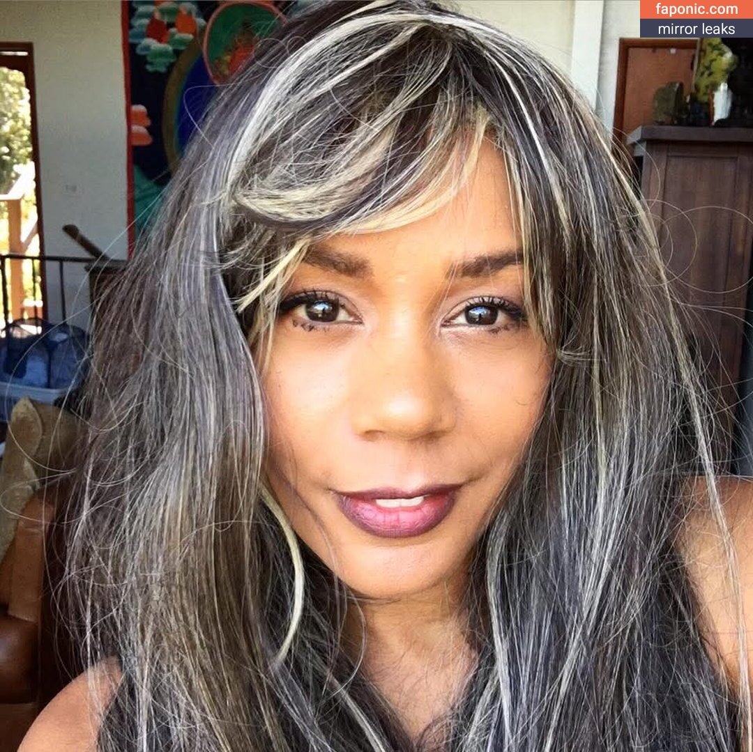 Rachel True